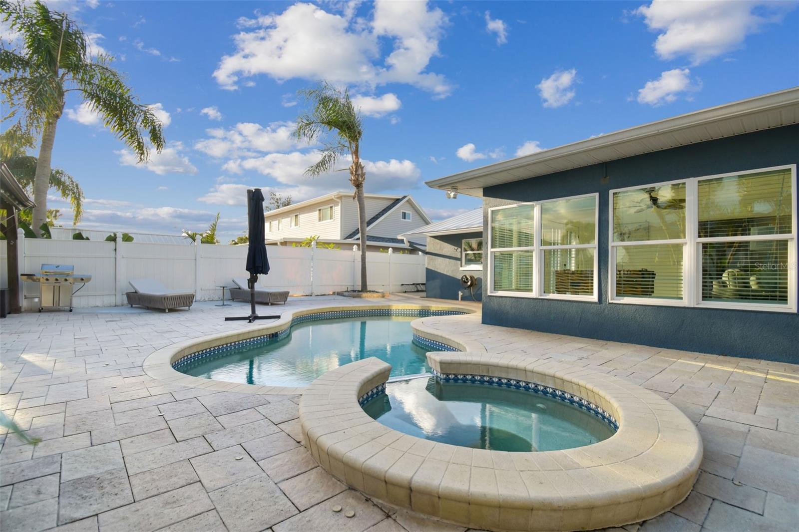 Listing photo id 50 for 8708 Thornwood Lane