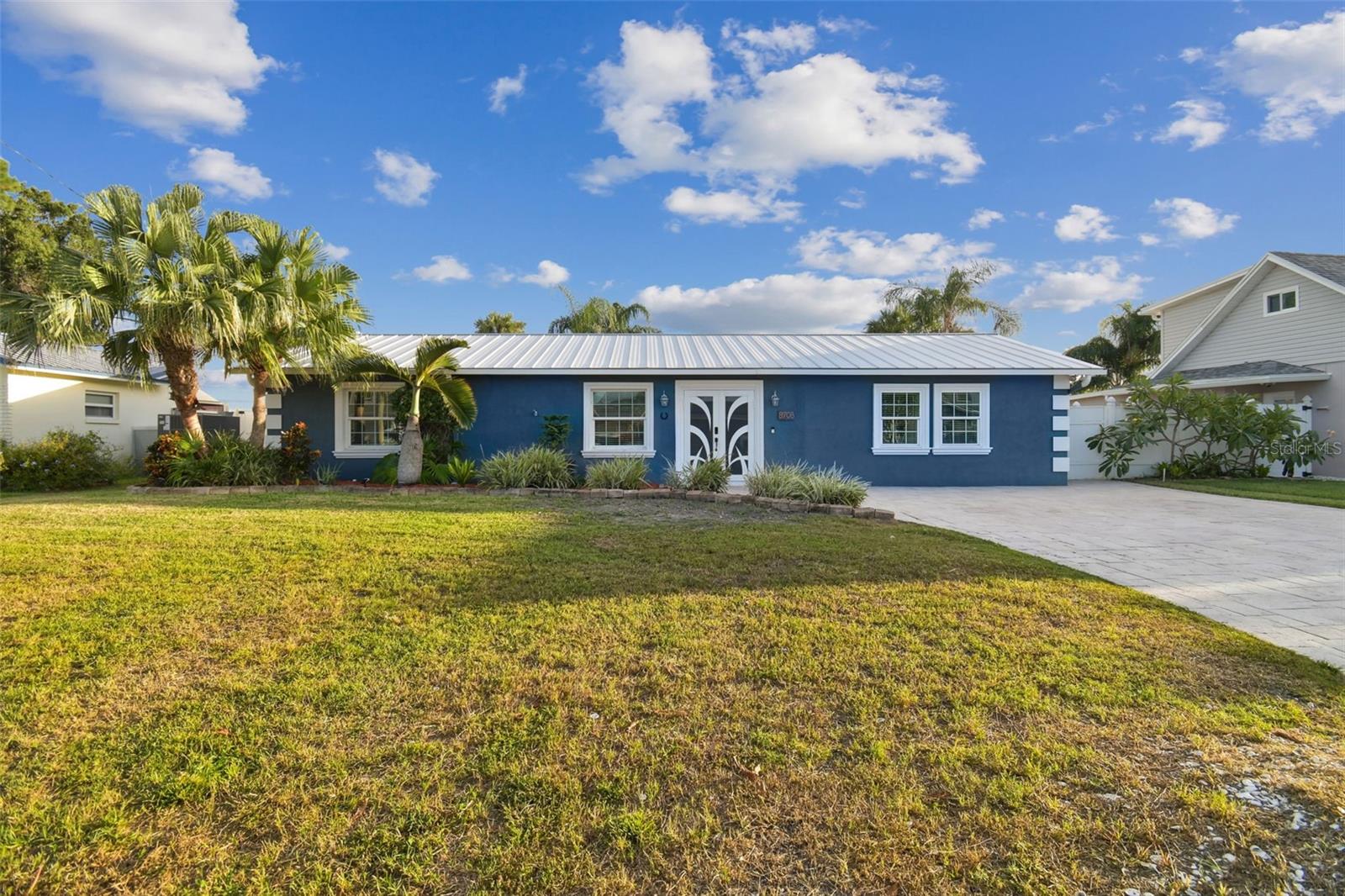 Listing photo id 59 for 8708 Thornwood Lane