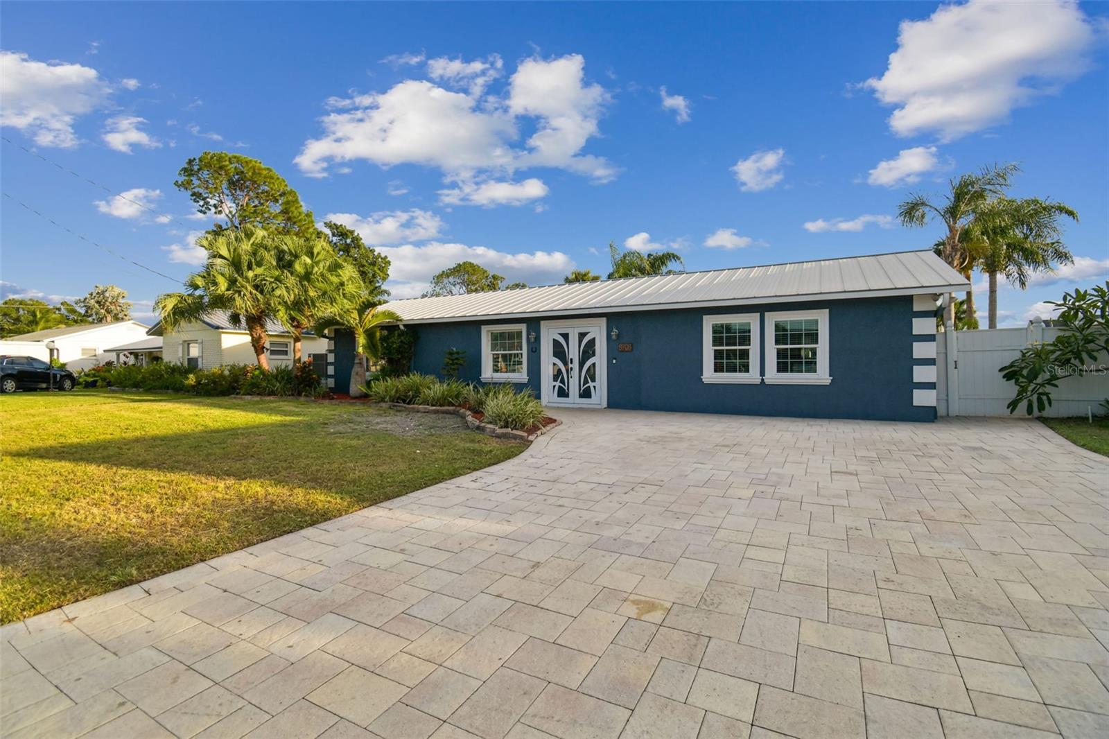 Listing photo id 60 for 8708 Thornwood Lane