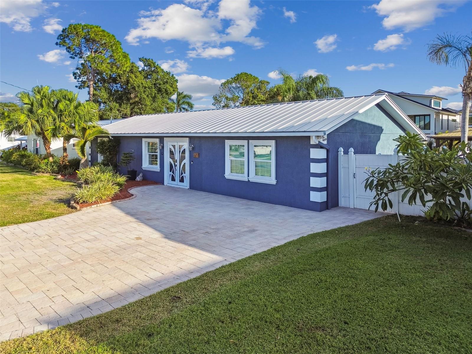 Listing photo id 62 for 8708 Thornwood Lane