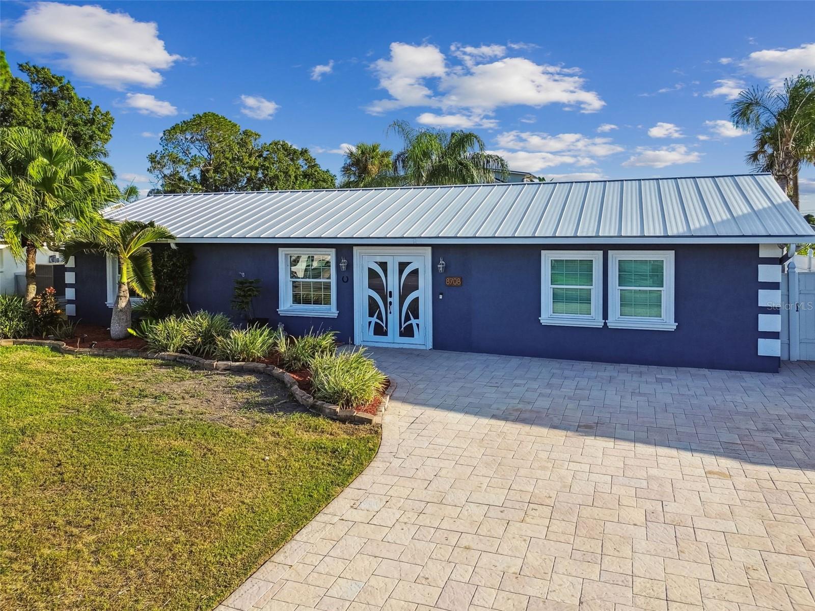 Listing photo id 63 for 8708 Thornwood Lane