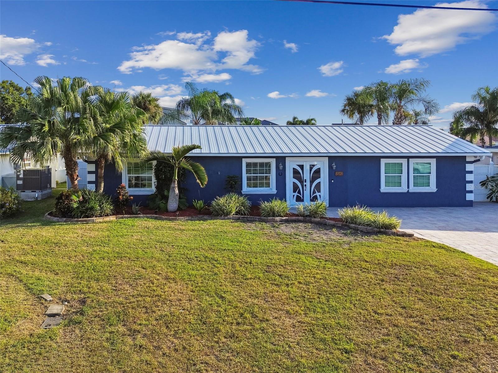 Listing photo id 64 for 8708 Thornwood Lane