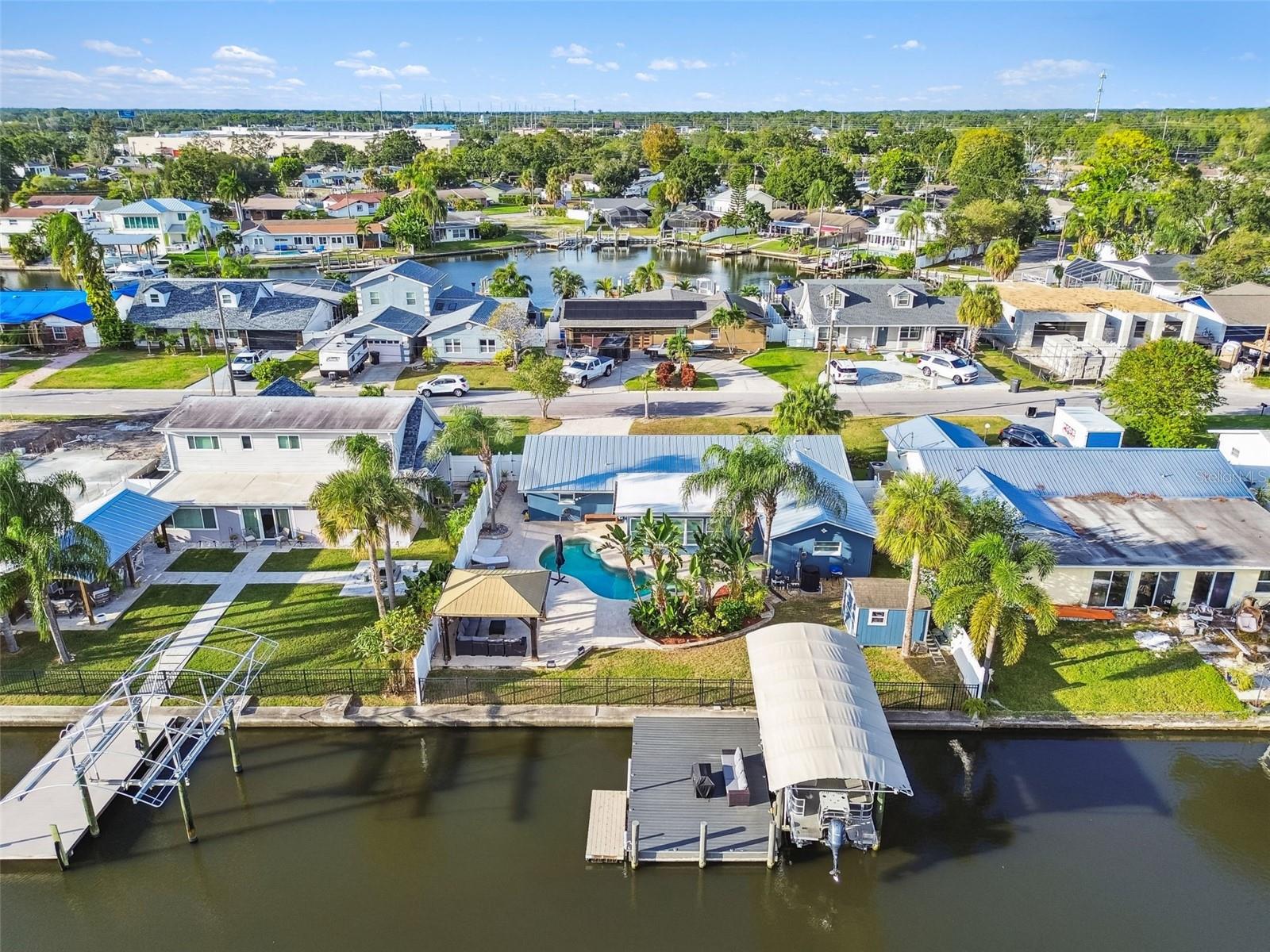 Listing photo id 68 for 8708 Thornwood Lane