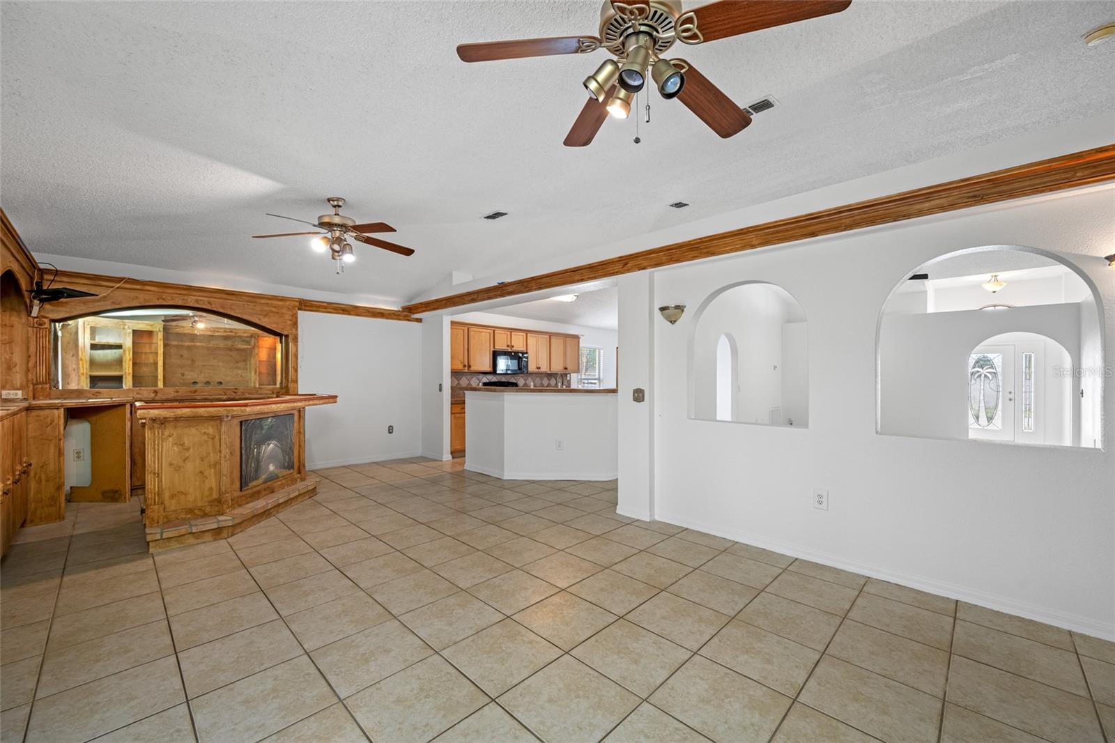 Image 15 of 45 For 31701 Shin Court