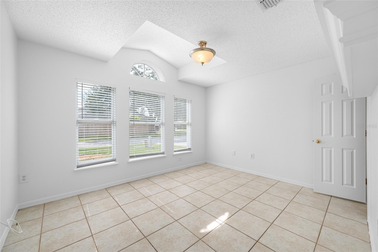 Image 33 of 45 For 31701 Shin Court