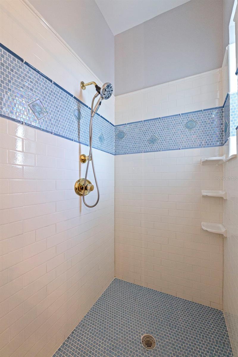 Image 44 of 85 For 6152 52nd Street S