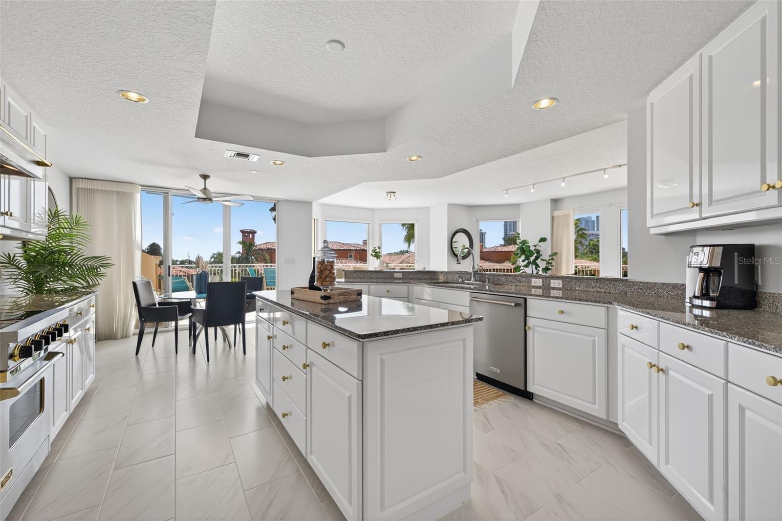 Image 16 of 70 For 555 5th Avenue Ne 332