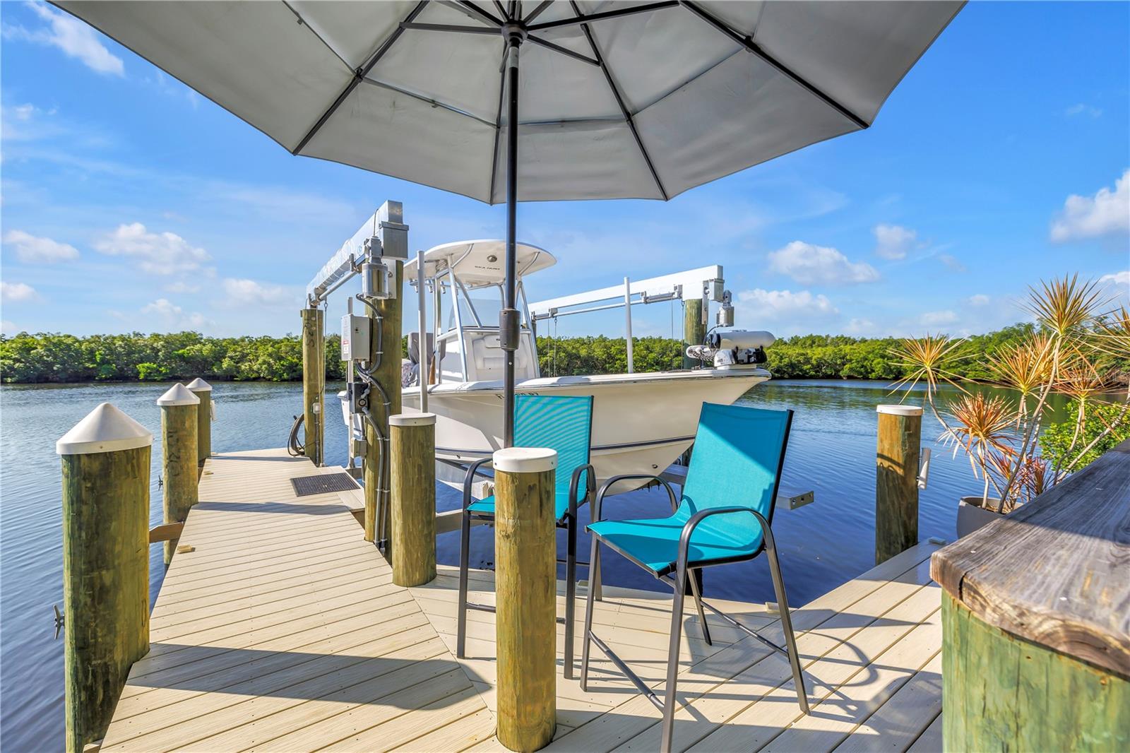 Image 20 of 33 For 956 San Carlos Court Ne