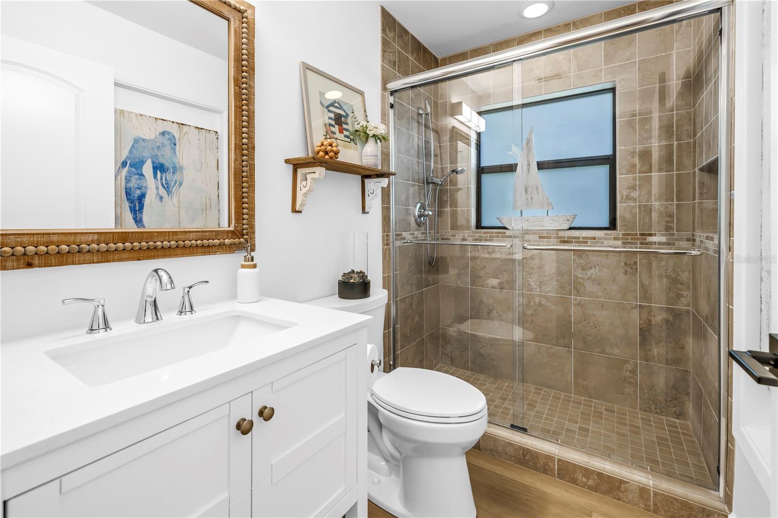 Image 25 of 33 For 956 San Carlos Court Ne