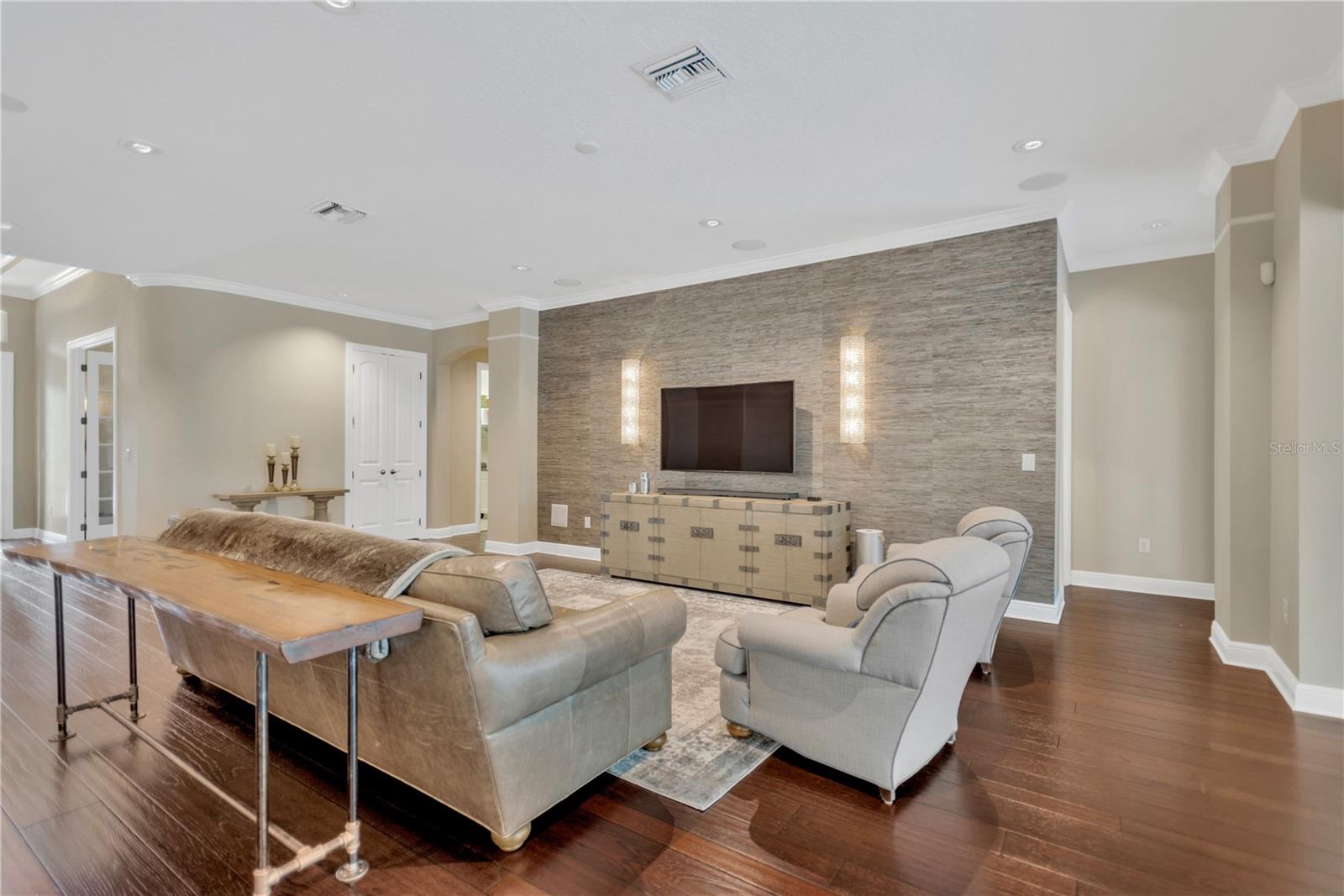 Image 16 of 40 For 9124 Tillinghast Drive