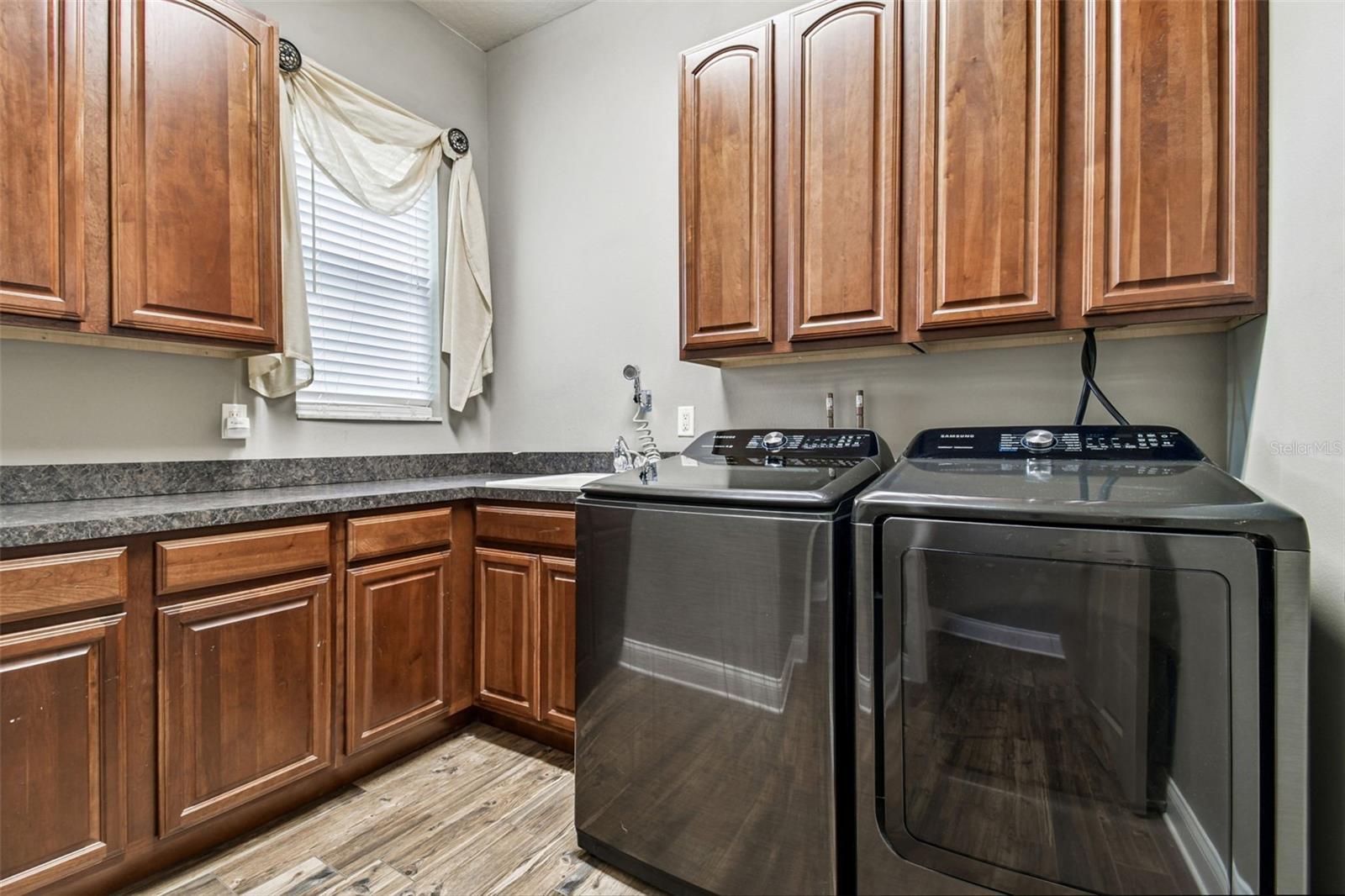 Image 37 of 98 For 1641 Altamont Lane