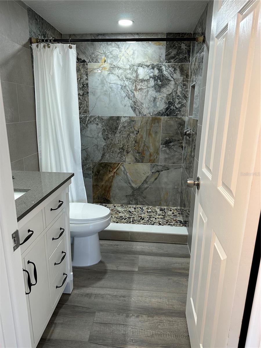 Image 32 of 56 For 12500 Capri Cir N  401