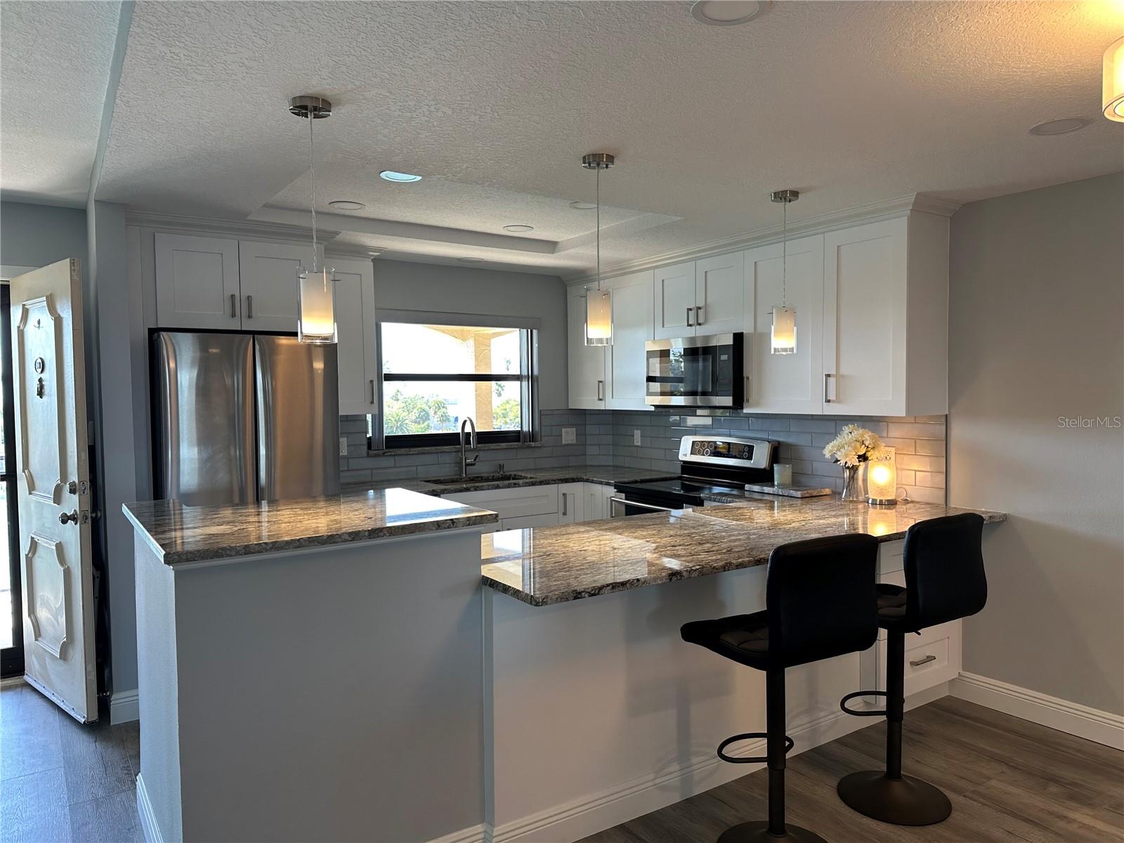 Image 5 of 56 For 12500 Capri Cir N  401