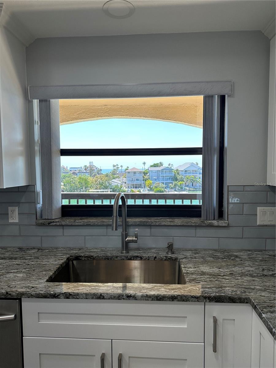 Image 6 of 56 For 12500 Capri Cir N  401