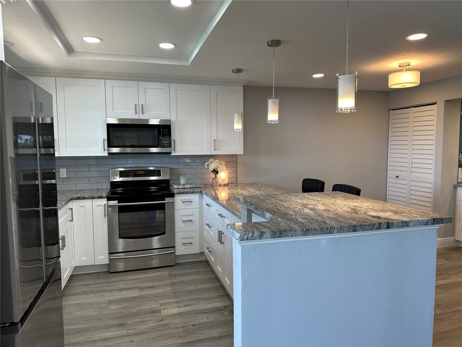 Image 7 of 56 For 12500 Capri Cir N  401