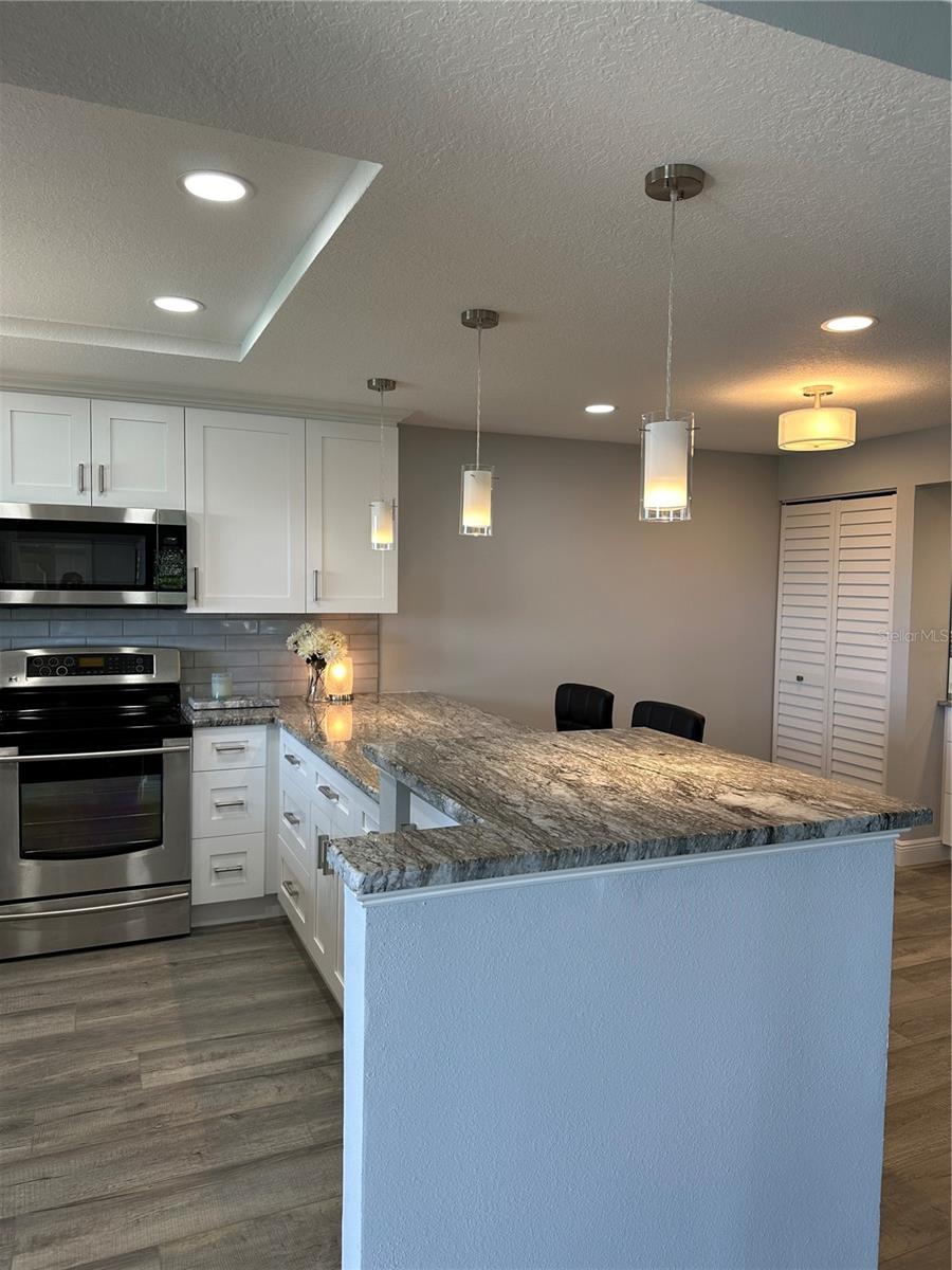 Image 8 of 56 For 12500 Capri Cir N  401
