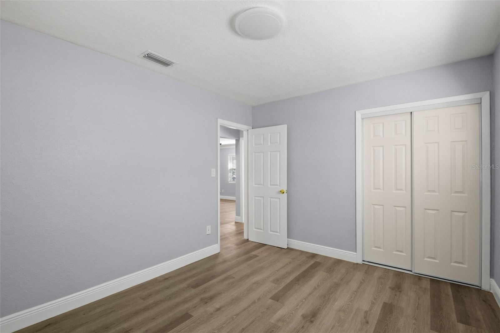 Image 14 of 22 For 914 Chester Drive