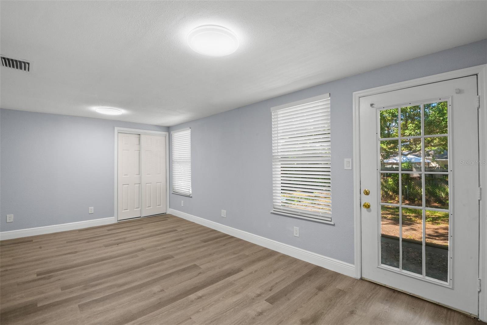 Image 18 of 22 For 914 Chester Drive