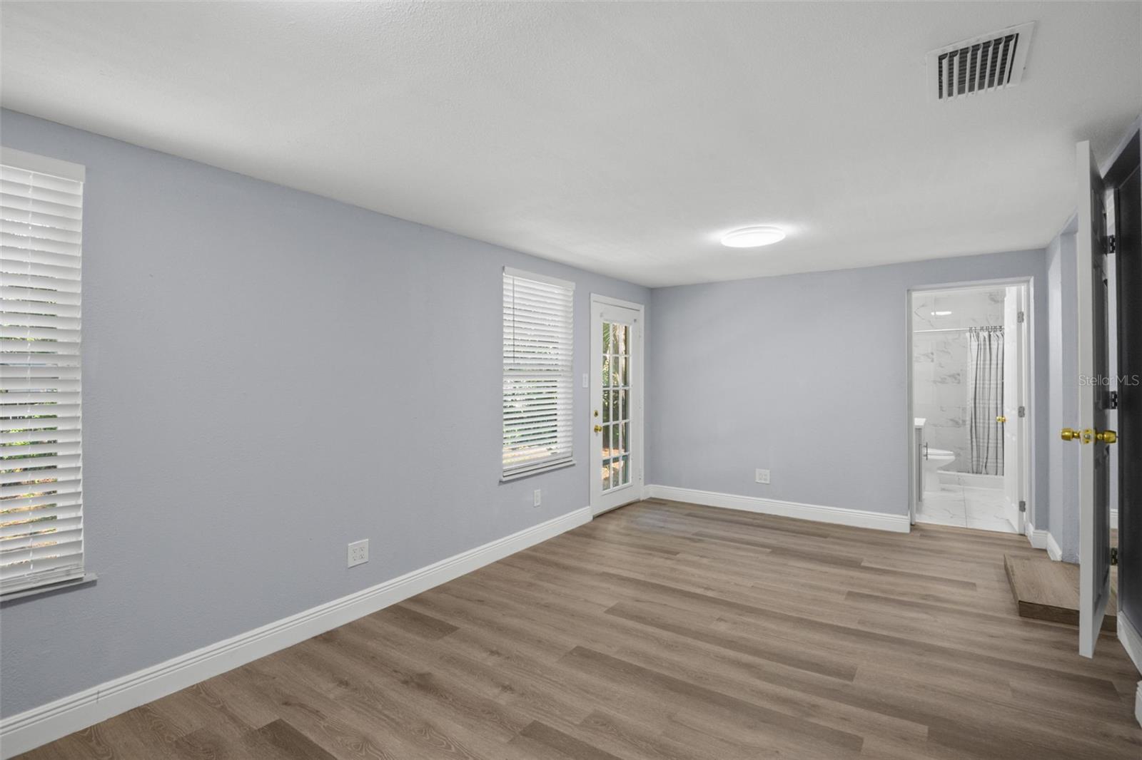Image 19 of 22 For 914 Chester Drive