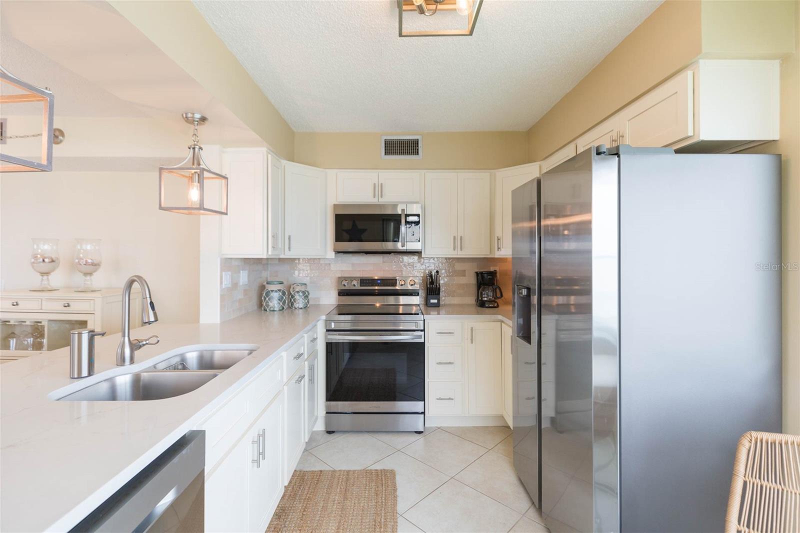 Image 16 of 35 For 5633 Puerta Del Sol Boulevard S 203