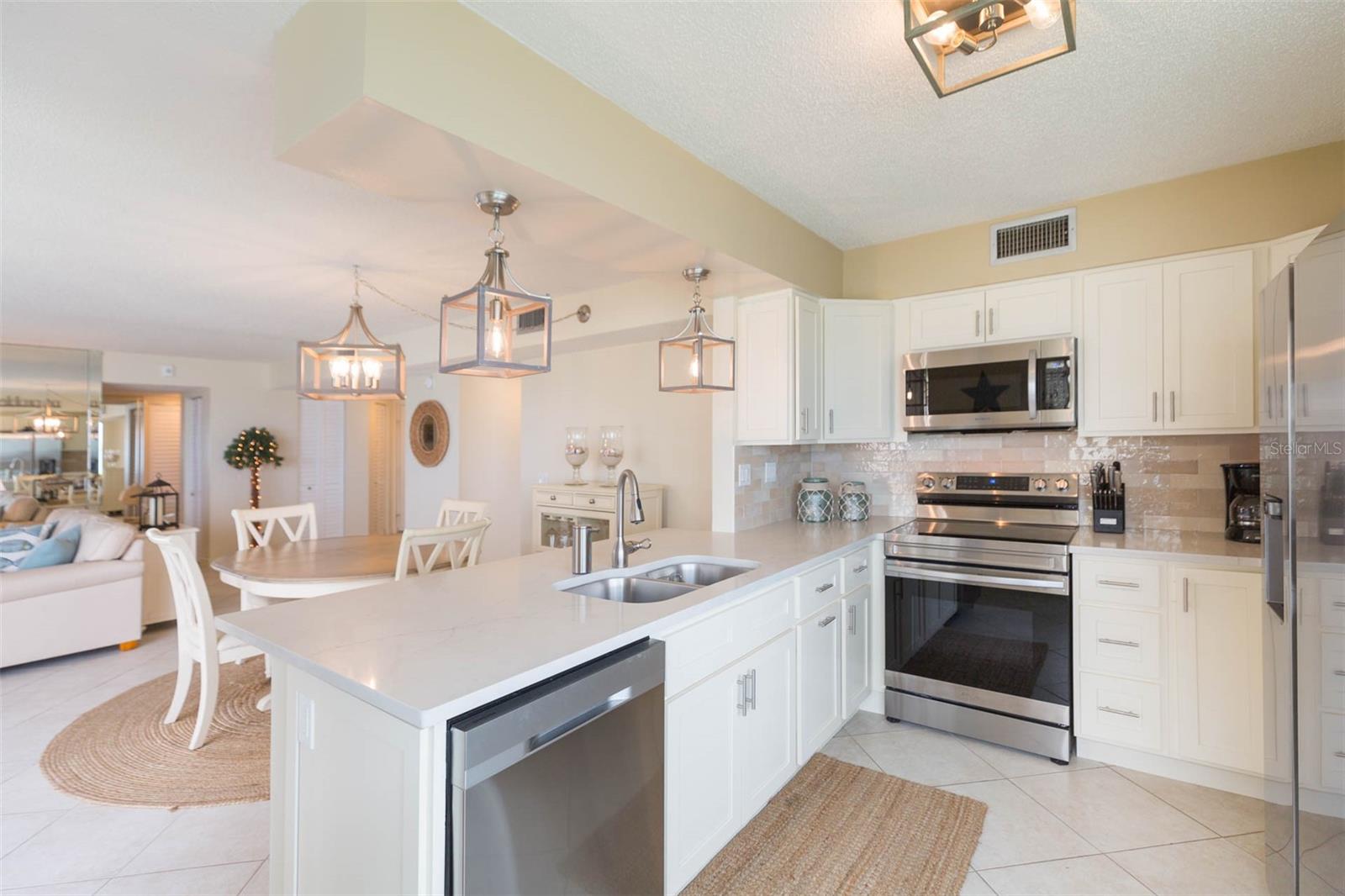 Image 18 of 35 For 5633 Puerta Del Sol Boulevard S 203