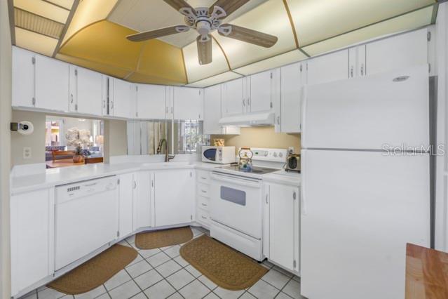 Image 7 of 37 For 8681 Bardmoor Boulevard 208c