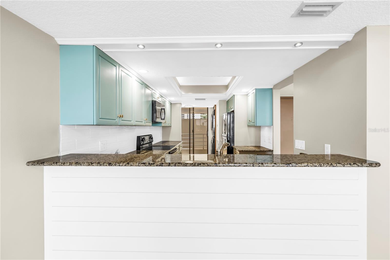 Image 19 of 42 For 2775 Kipps Colony Drive S 204