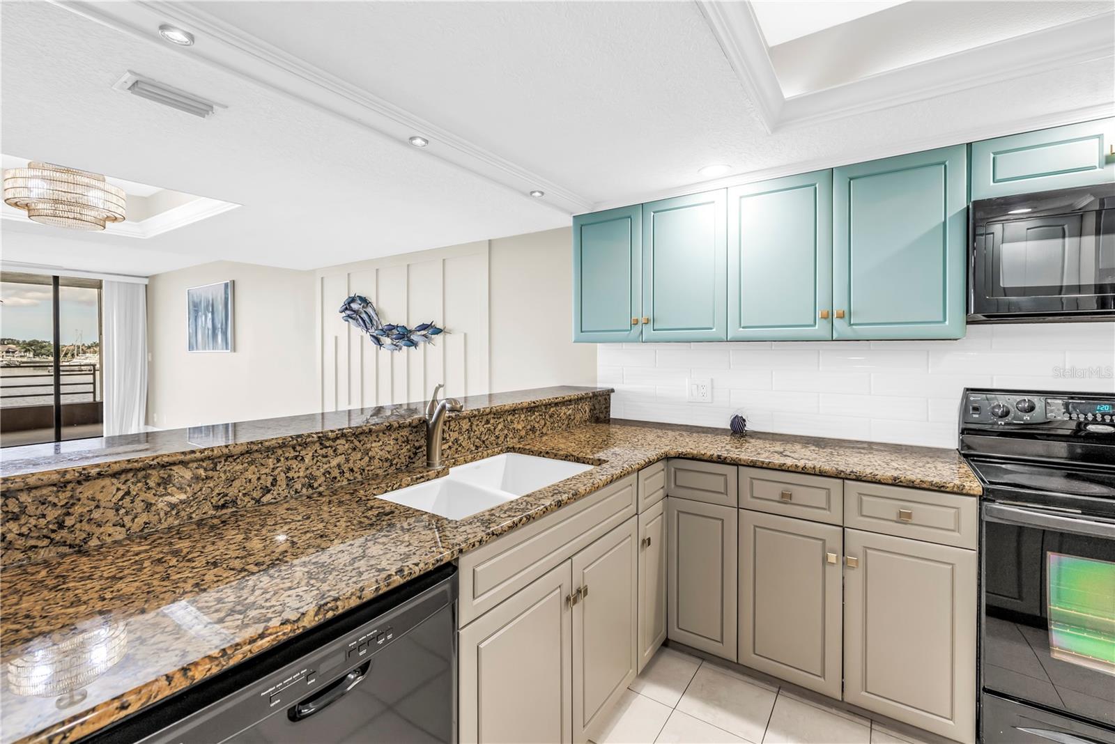Image 22 of 42 For 2775 Kipps Colony Drive S 204