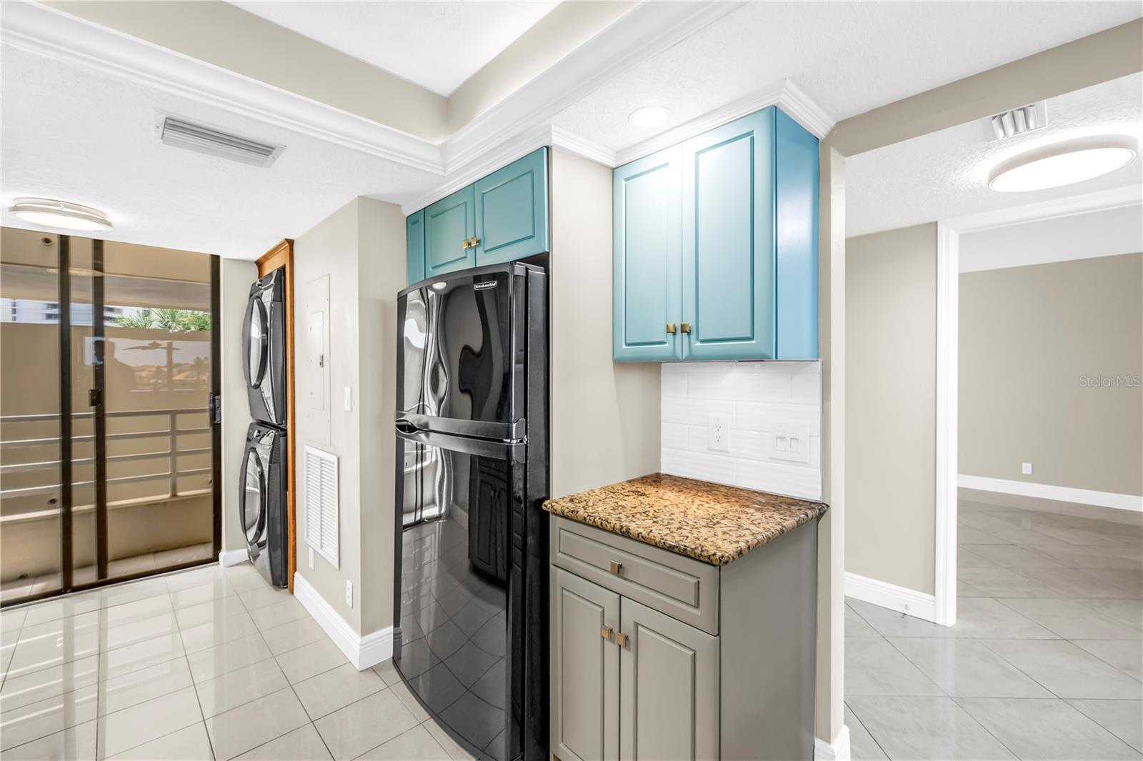 Image 23 of 42 For 2775 Kipps Colony Drive S 204