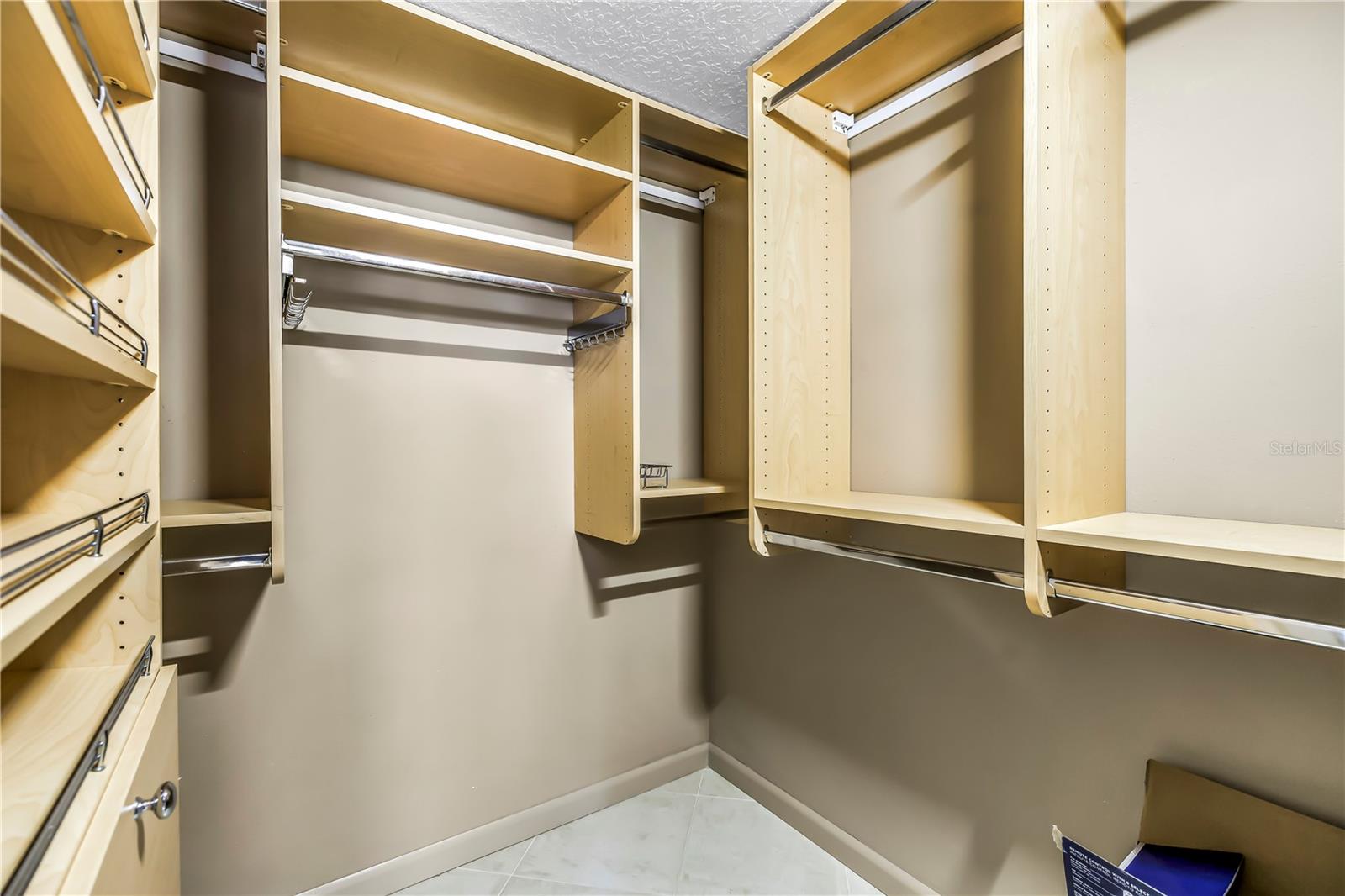 Image 29 of 42 For 2775 Kipps Colony Drive S 204