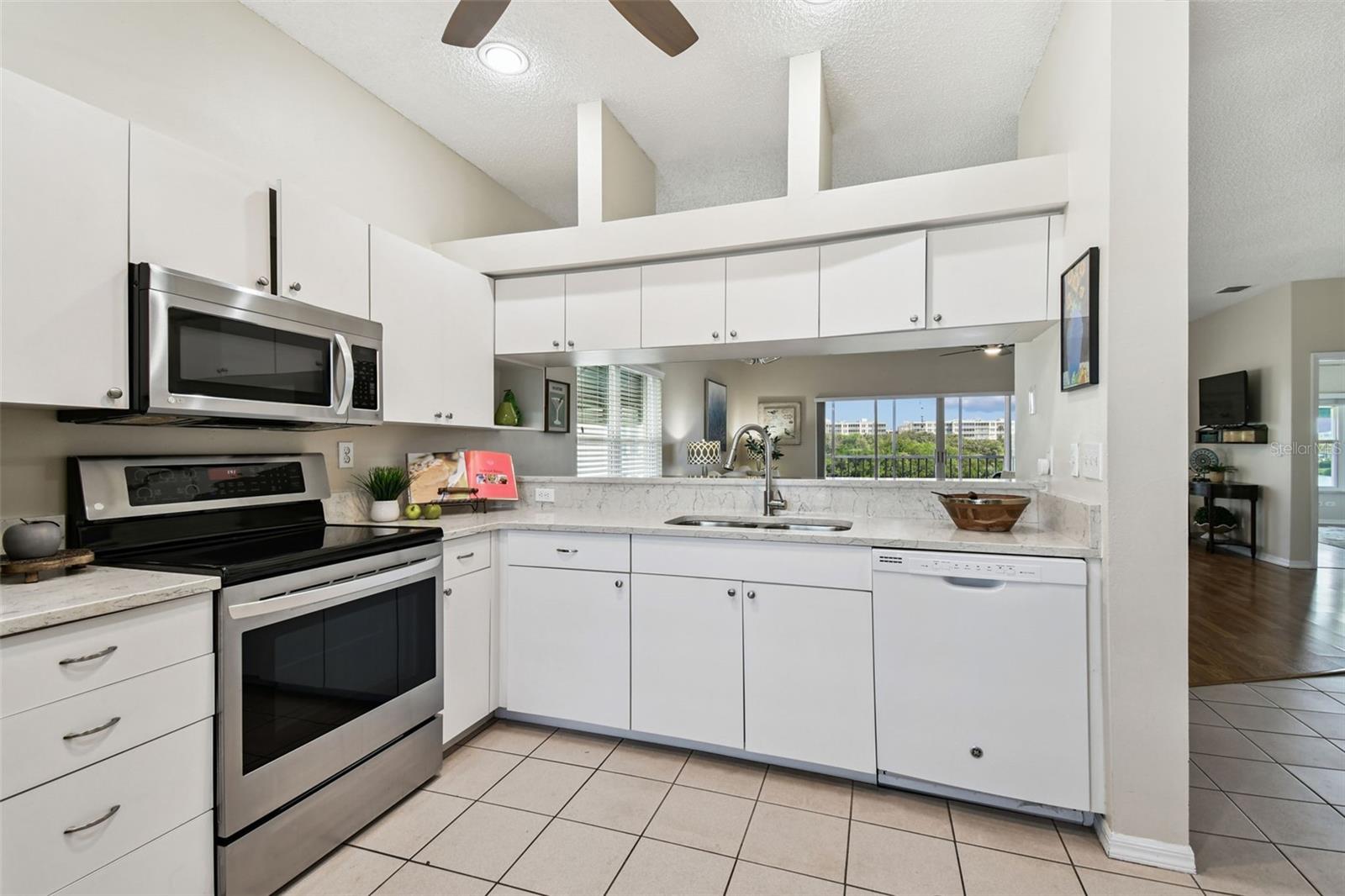 Image 16 of 82 For 6465 99th Way N 17a