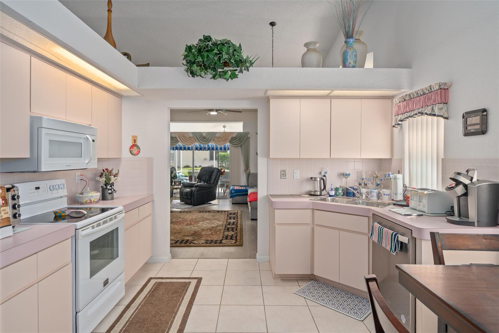 Image 13 of 46 For 9288 New Orleans Drive