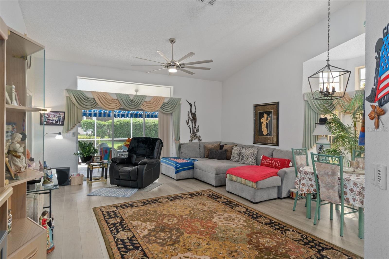 Image 6 of 46 For 9288 New Orleans Drive