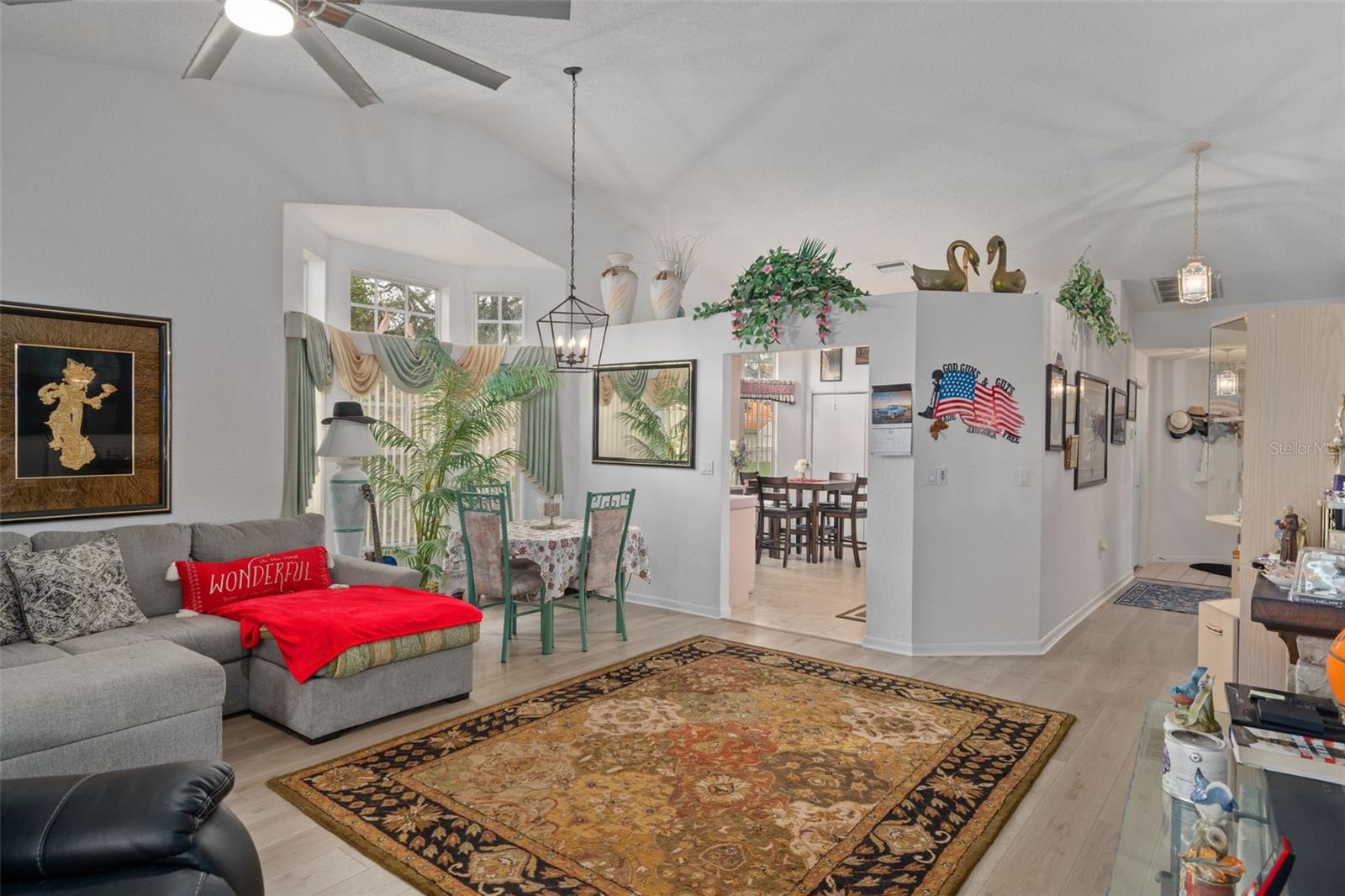 Image 8 of 46 For 9288 New Orleans Drive