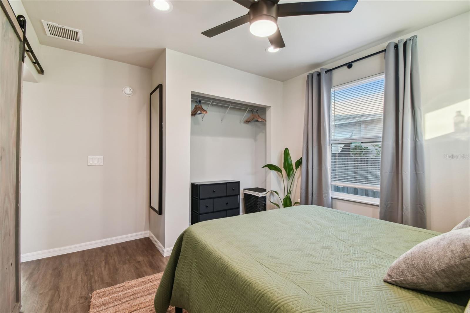Image 12 of 39 For 2310 30th Avenue N
