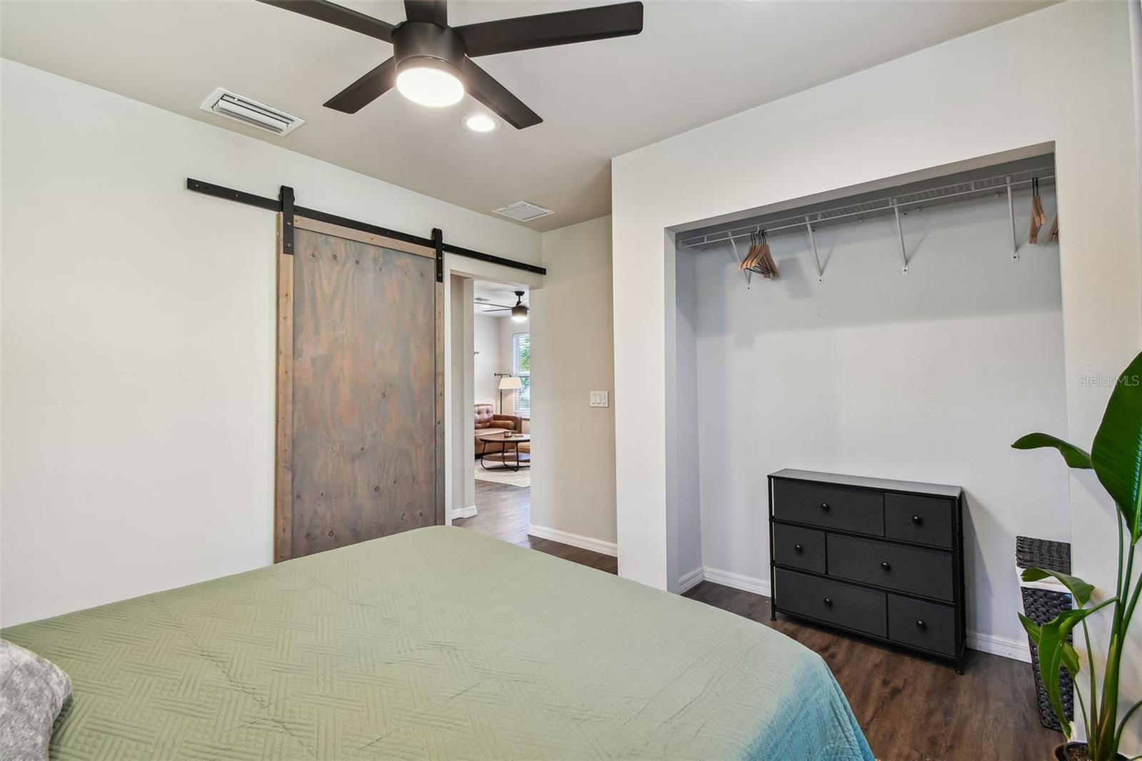Image 13 of 39 For 2310 30th Avenue N