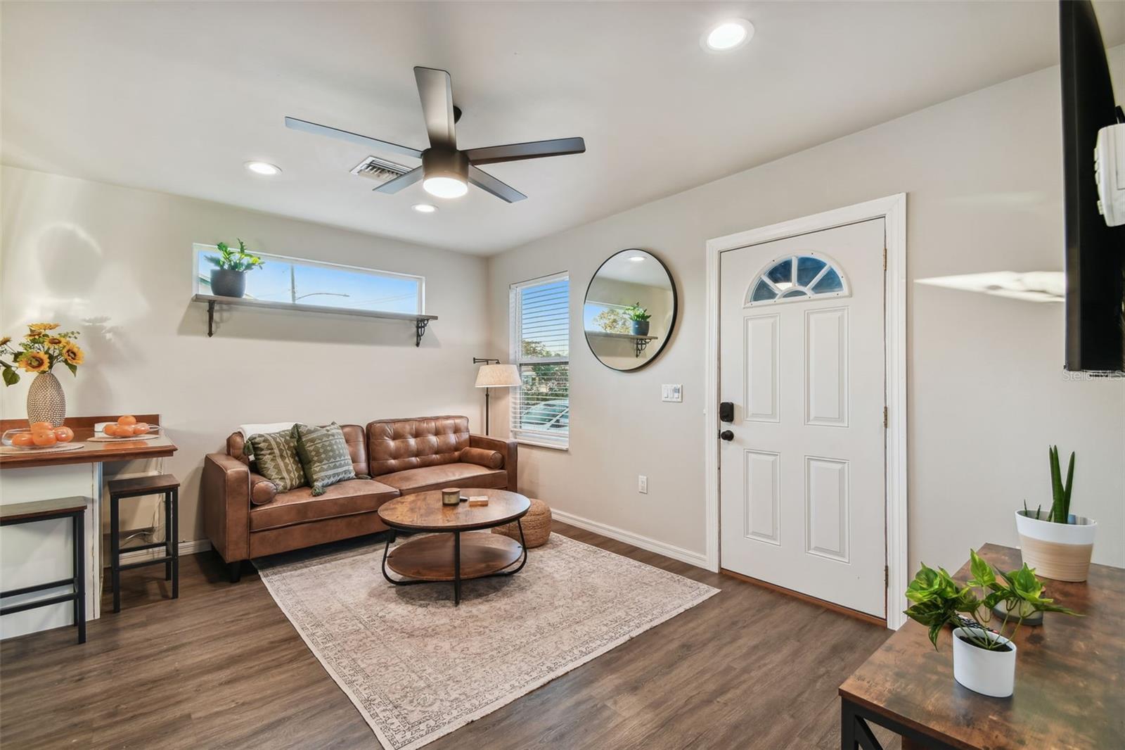 Image 3 of 39 For 2310 30th Avenue N