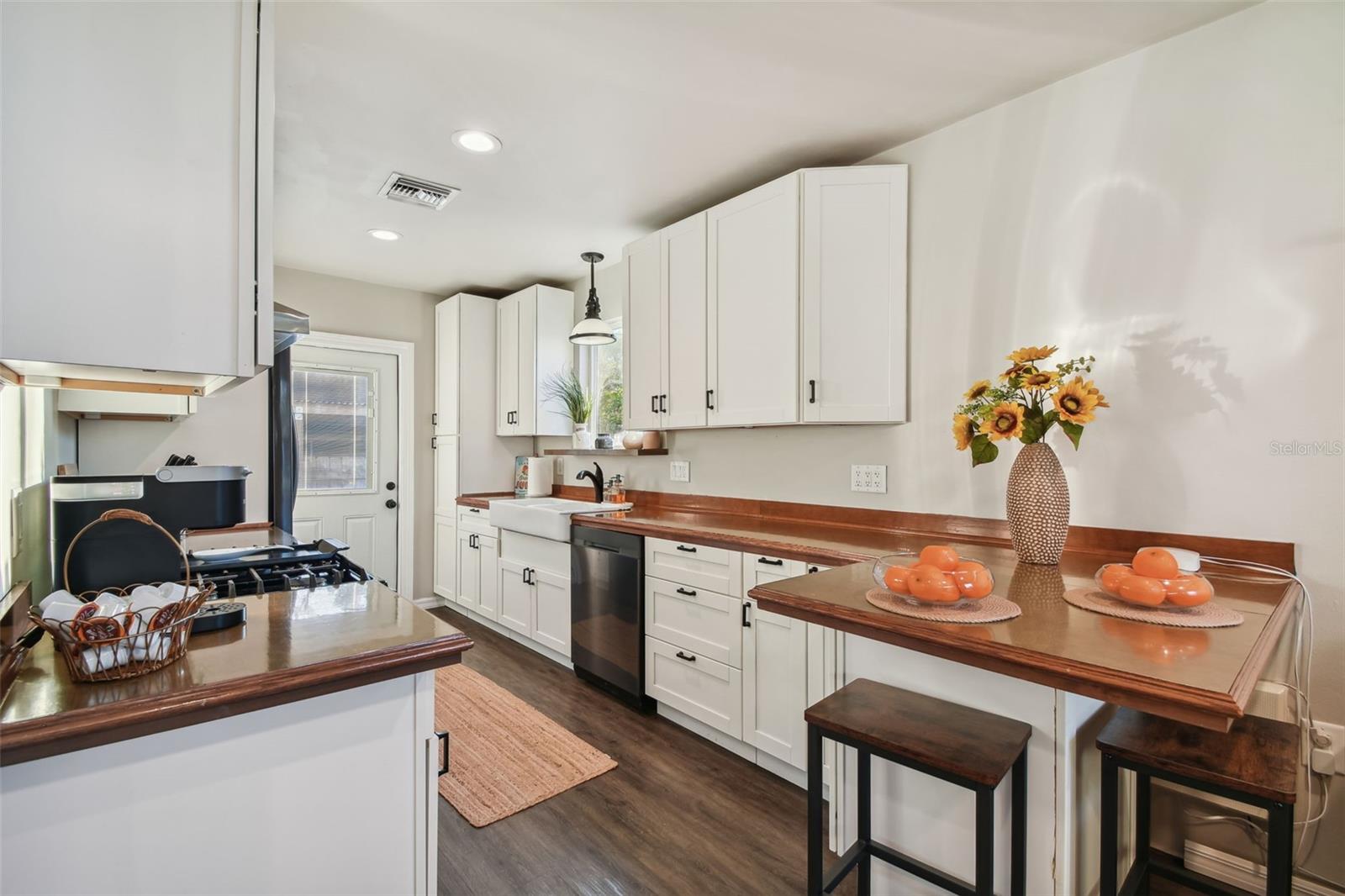 Image 6 of 39 For 2310 30th Avenue N