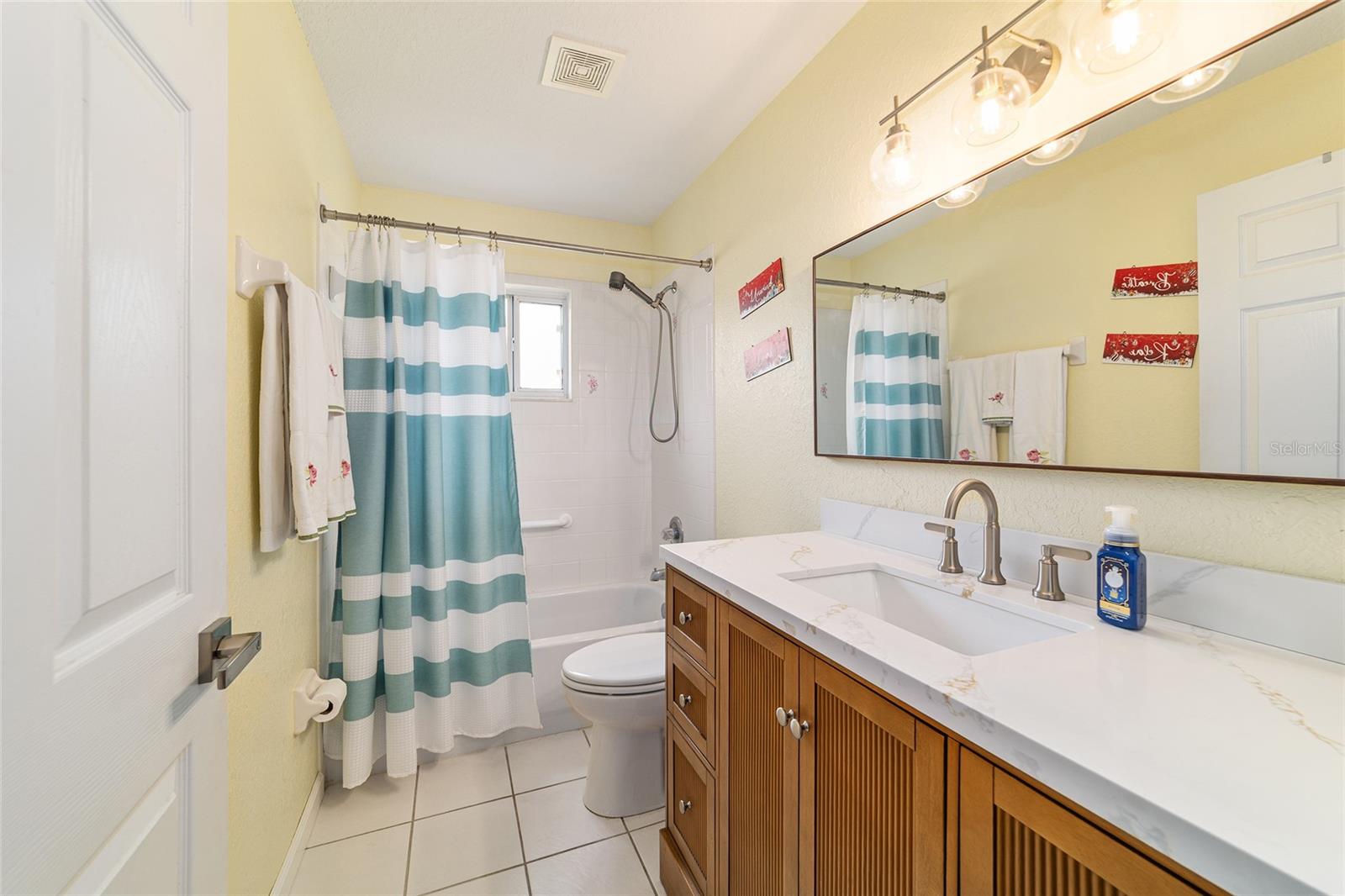 Image 45 of 77 For 9849 61st Court