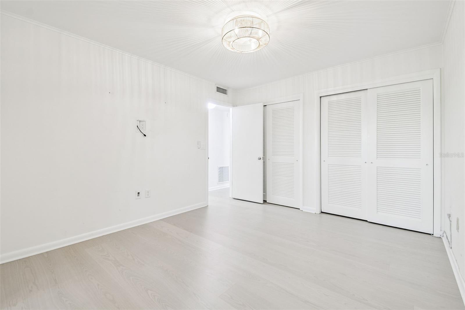 Image 16 of 43 For 4186 Northmeadow Circle N-a