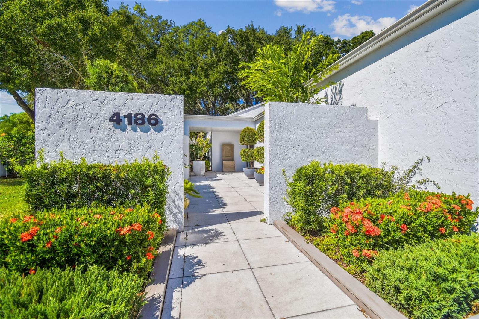 Image 3 of 43 For 4186 Northmeadow Circle N-a