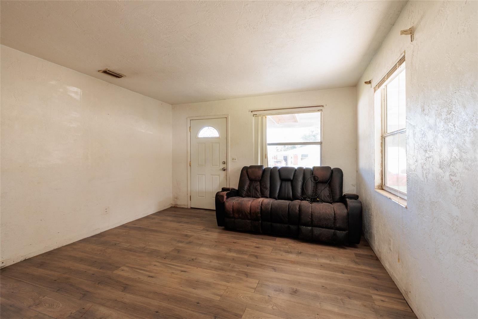 Image 4 of 16 For 3734 27th Avenue S