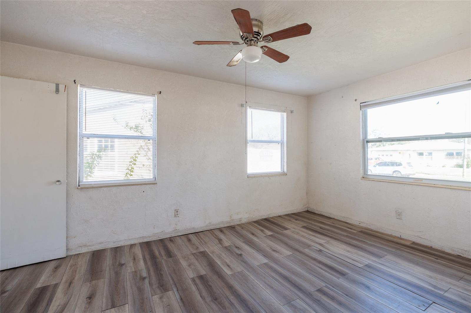 Image 8 of 16 For 3734 27th Avenue S