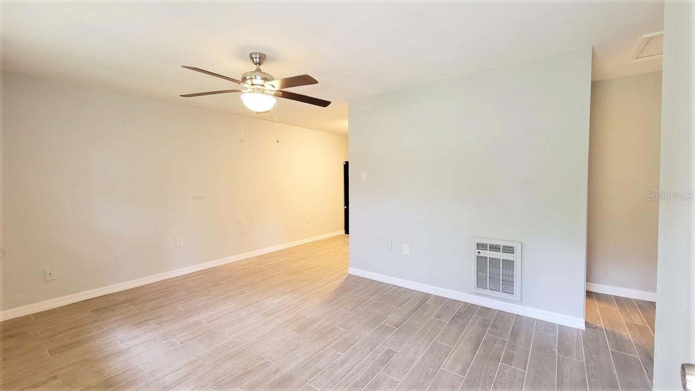 Image 2 of 11 For 5320 Pine Street B