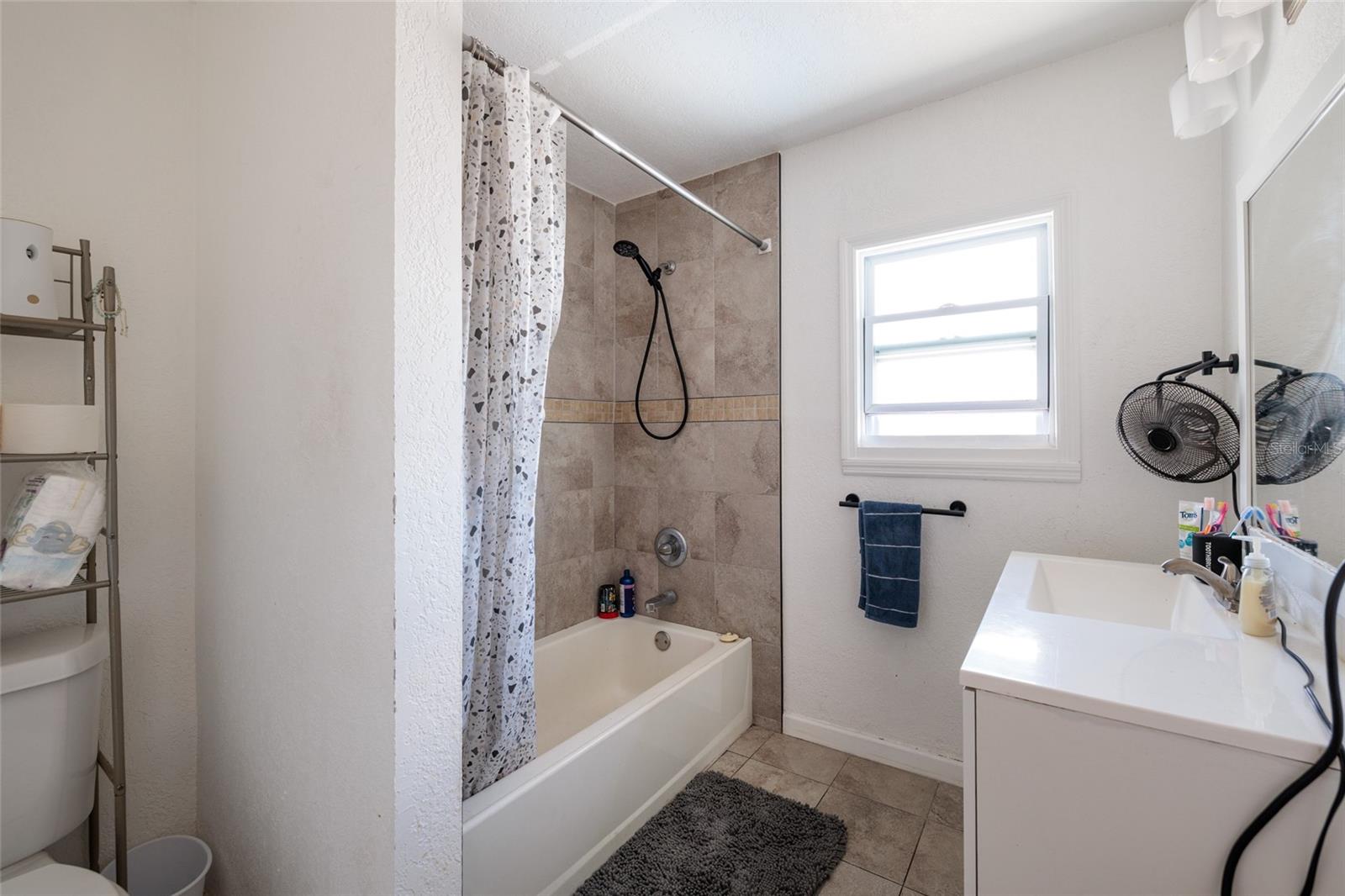 Image 17 of 34 For 4300 14th Avenue N