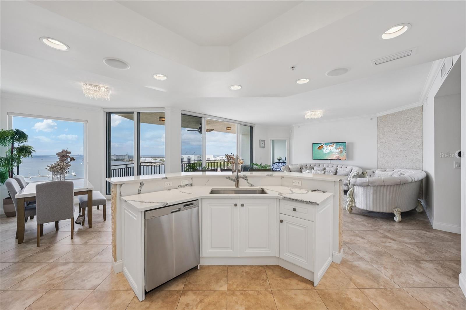 Image 10 of 79 For 5823 Bowen Daniel Drive 902