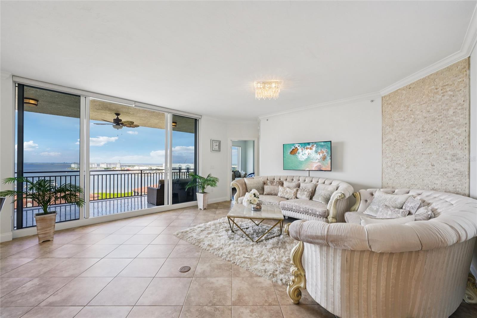 Image 16 of 79 For 5823 Bowen Daniel Drive 902