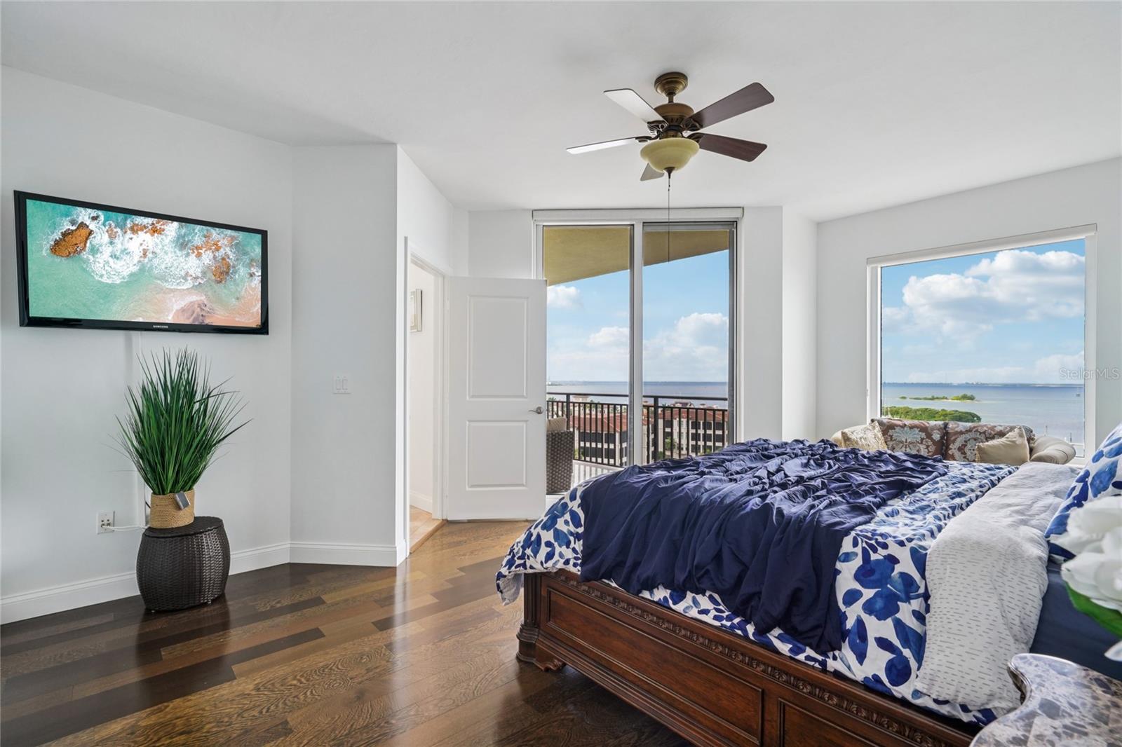 Image 26 of 79 For 5823 Bowen Daniel Drive 902