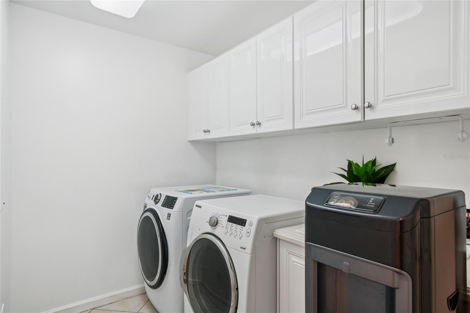 Image 38 of 79 For 5823 Bowen Daniel Drive 902