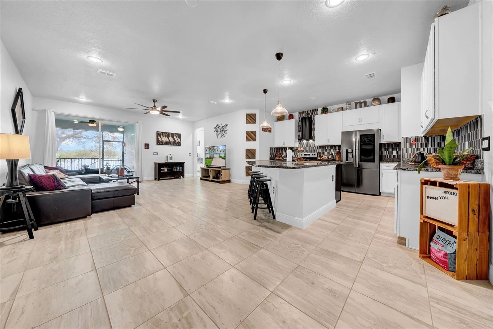 Image 3 of 30 For 4007 Palm Key Avenue